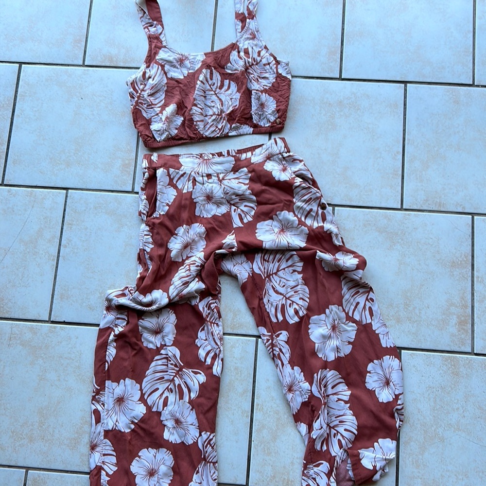 Roxy set